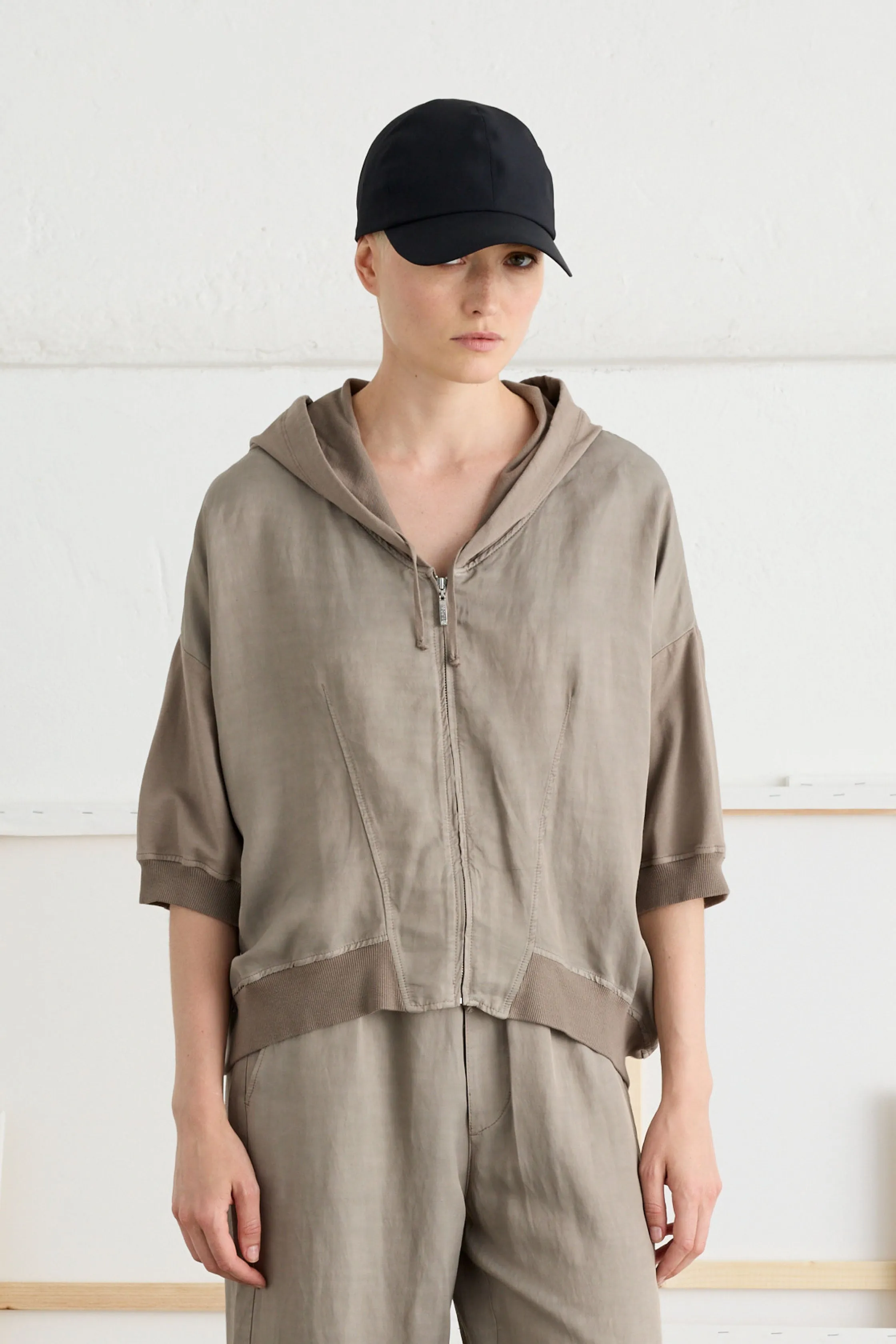 Cropped Hoodie Sweatshirt Viscose and Linen Garment-Dyed 46DU 7083