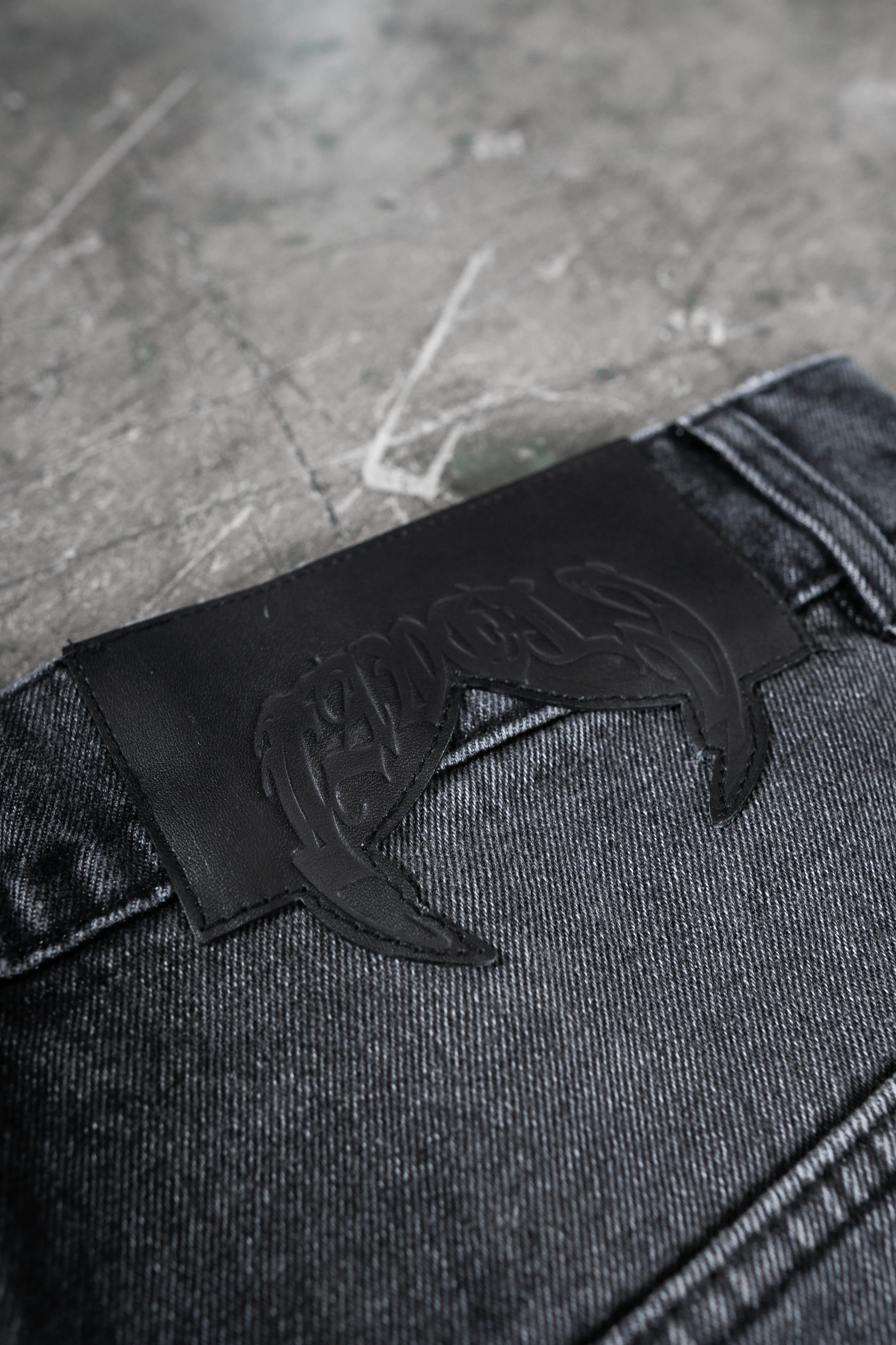 FAVELA FAVELA EMBROIDERY BLACK WASHED DENIM