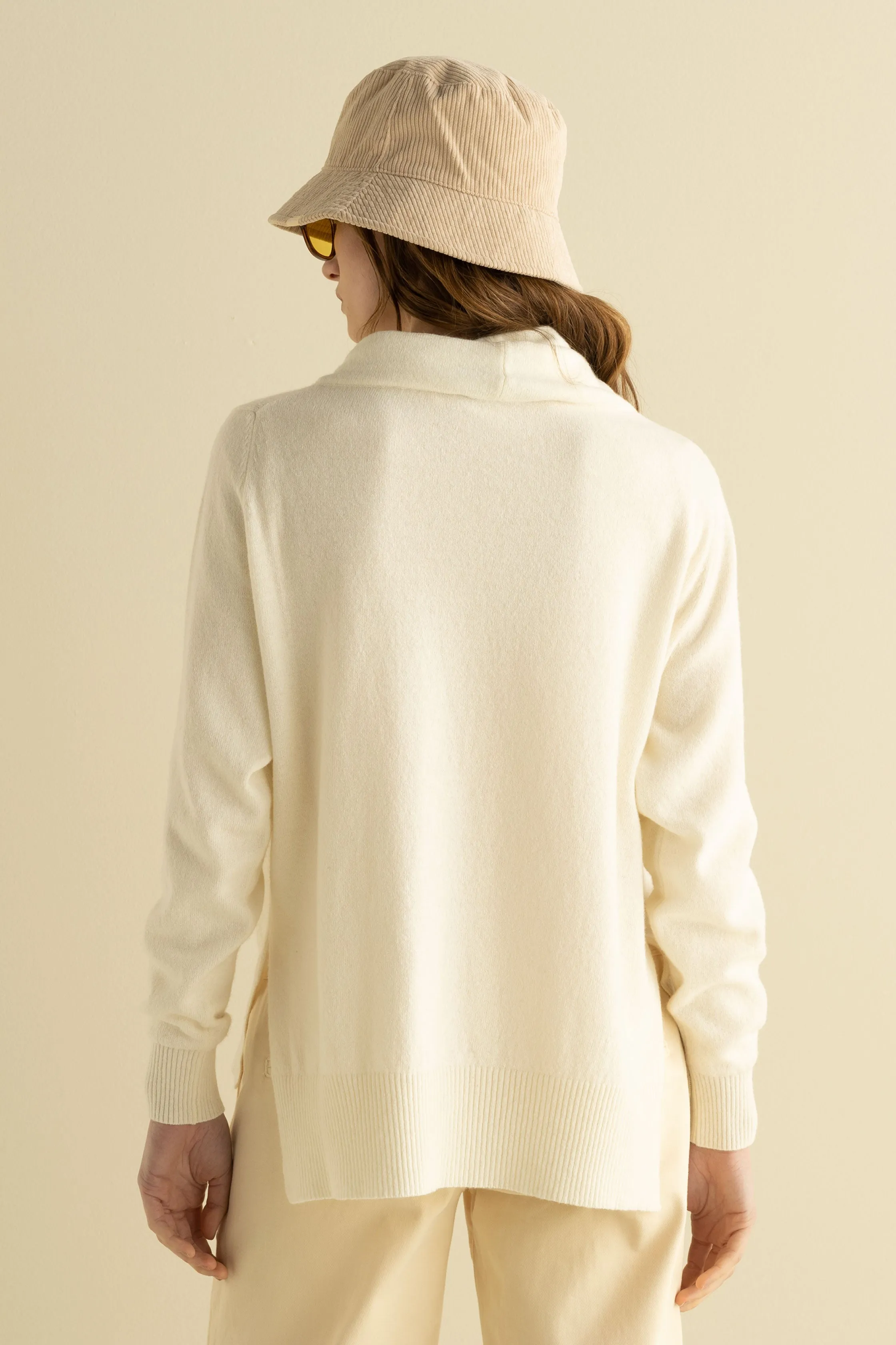 Long Sleeve Sweater with Side Slits M550 9500